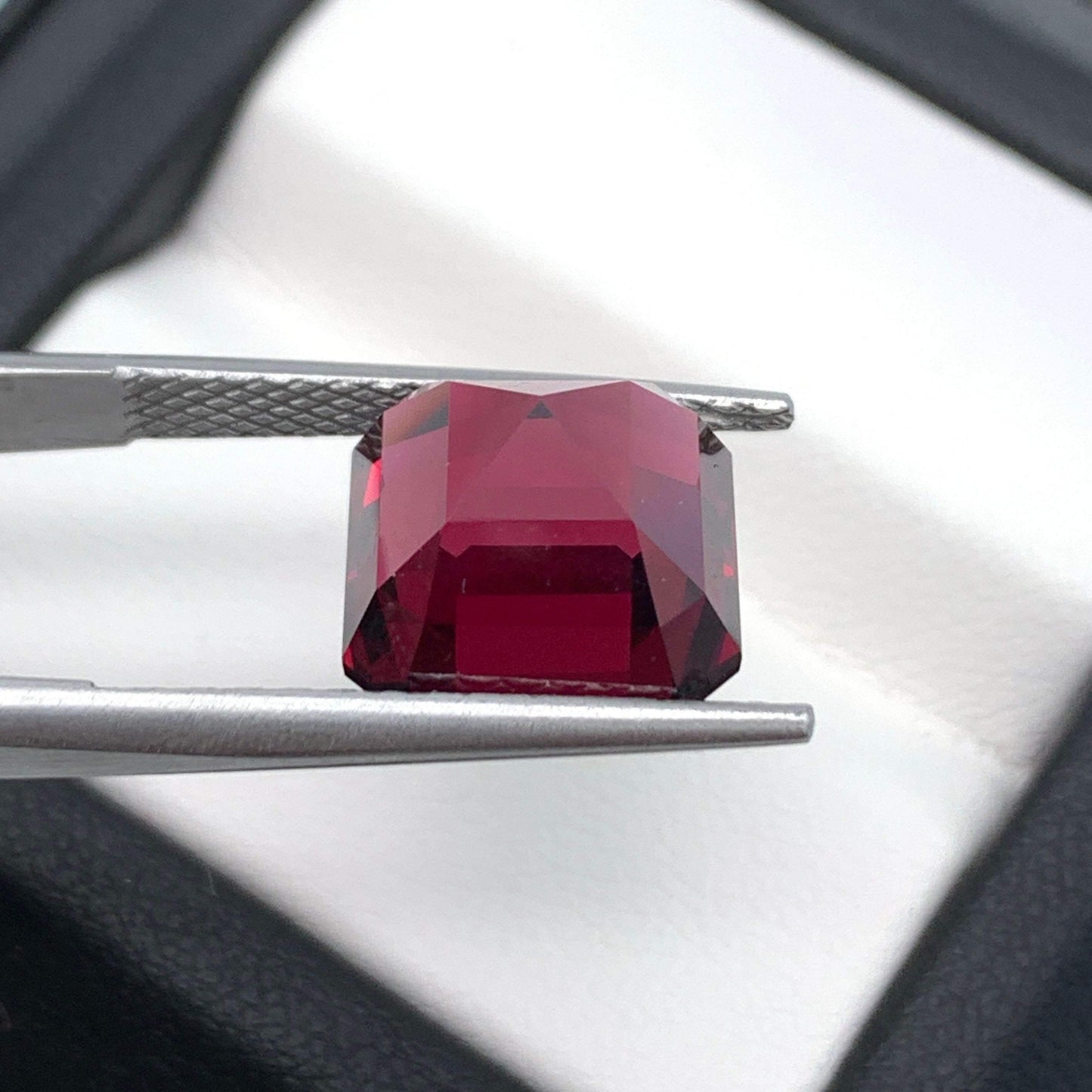 10.63CT Deep Red Garnet