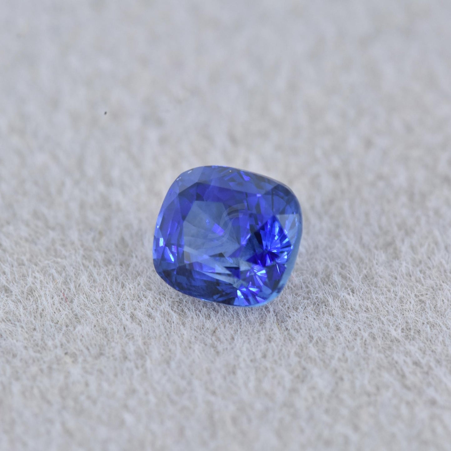 1.10CT Natural Blue Sapphire (H)