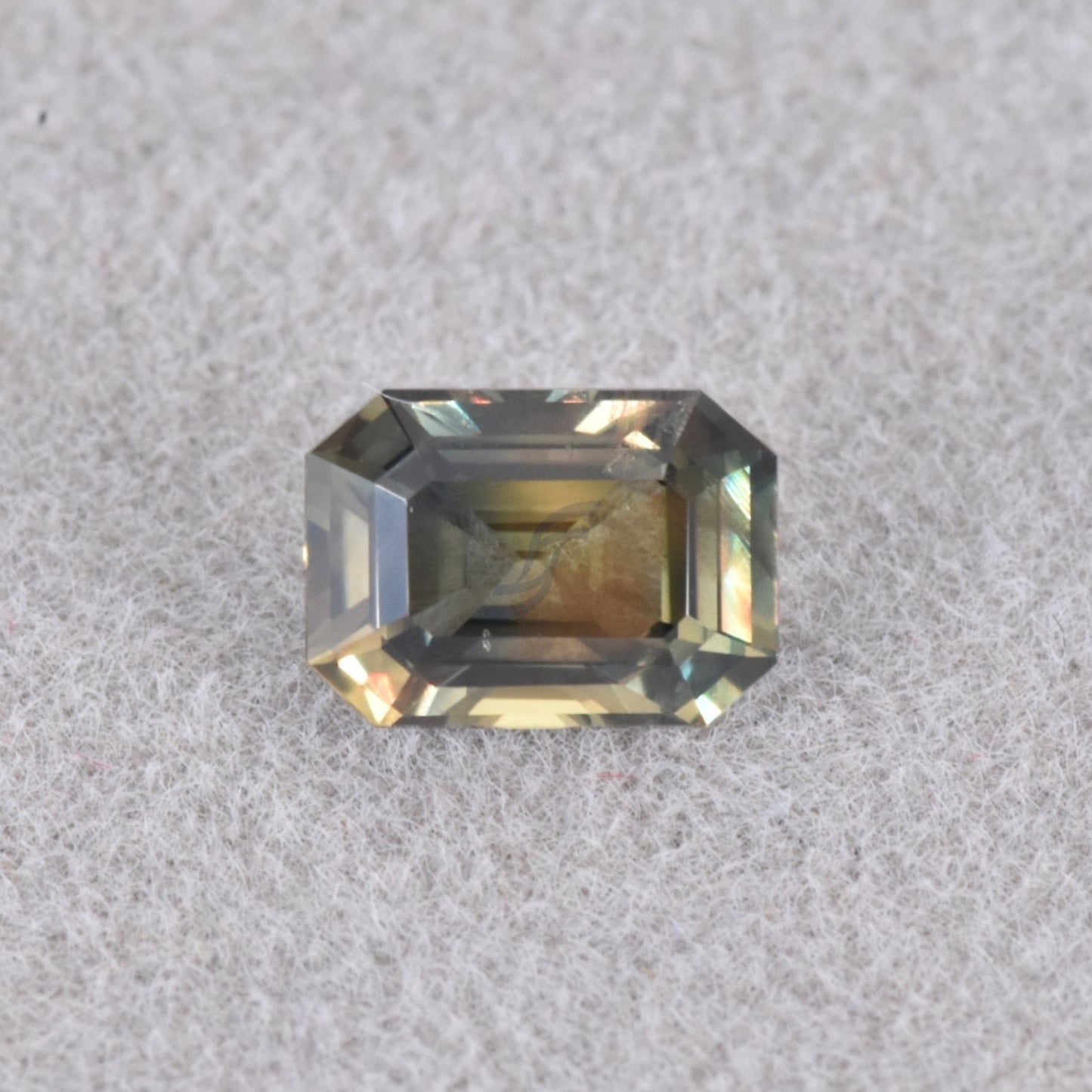 1.53CT Natural Bi-Color Sapphire (H)