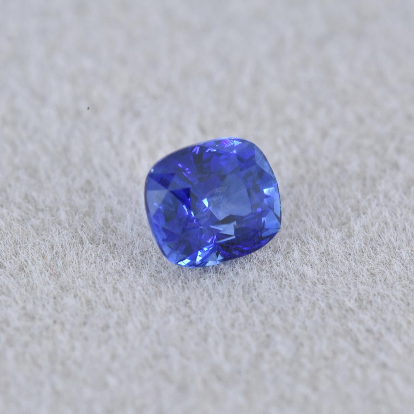 1.10CT Natural Blue Sapphire (H)