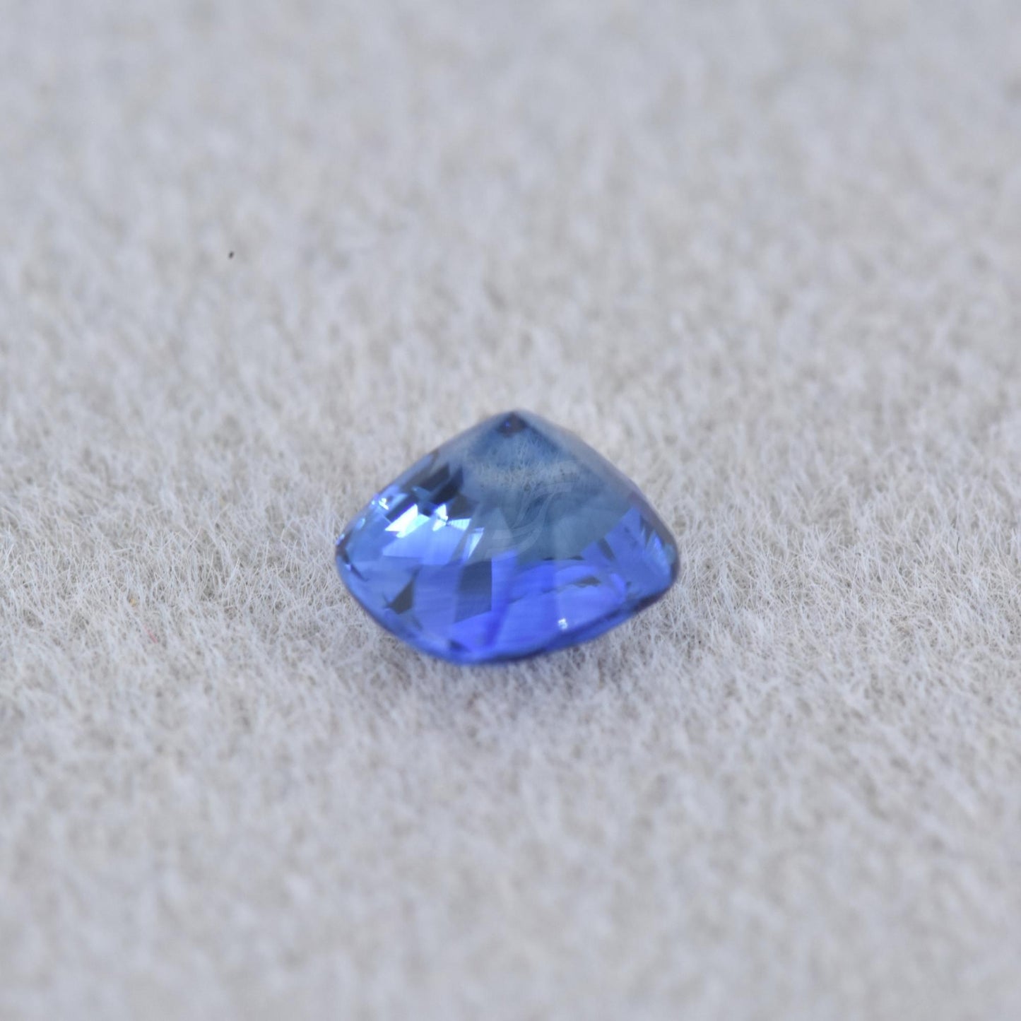 1.10CT Natural Blue Sapphire (H)