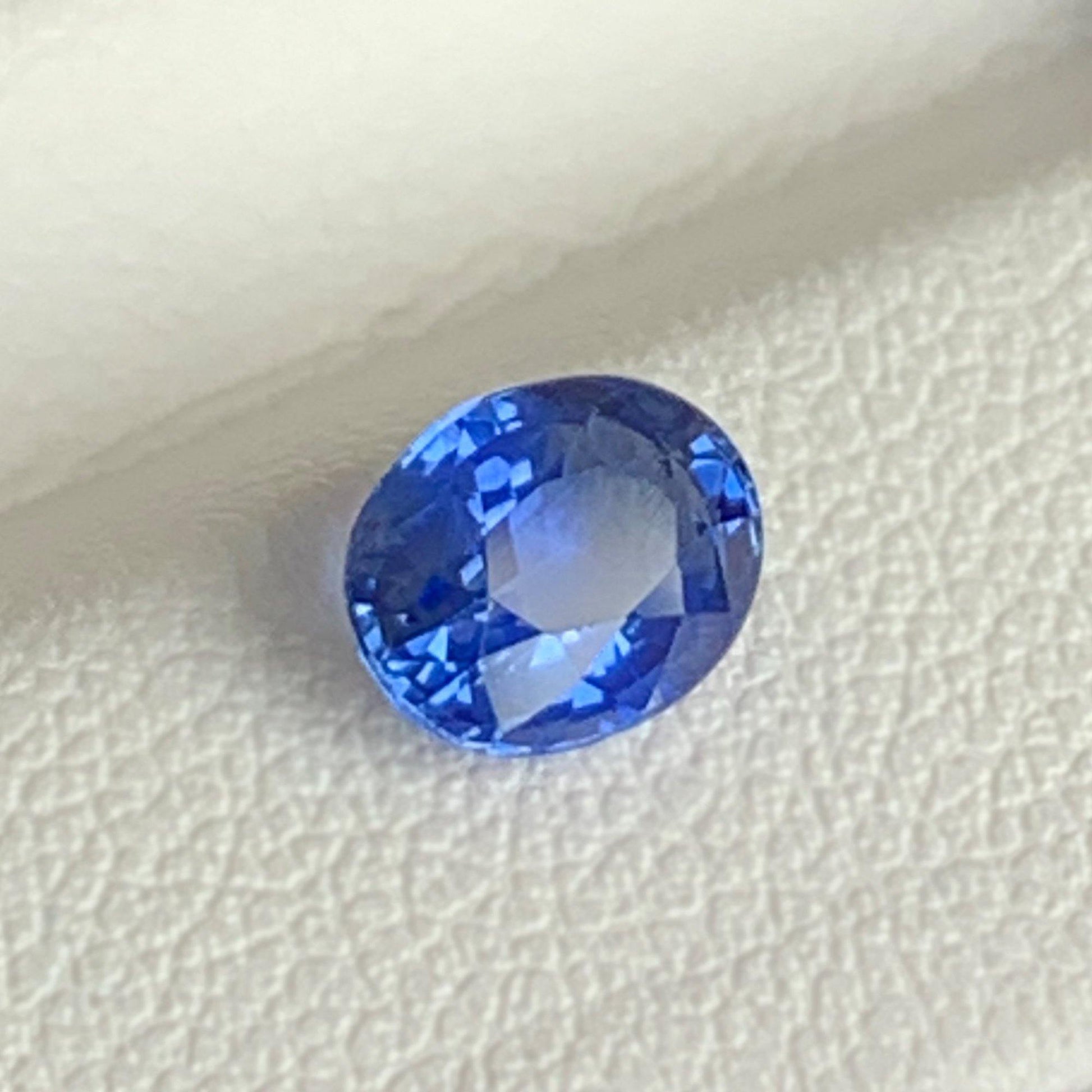 1.00CT Natural Blue Sapphire 