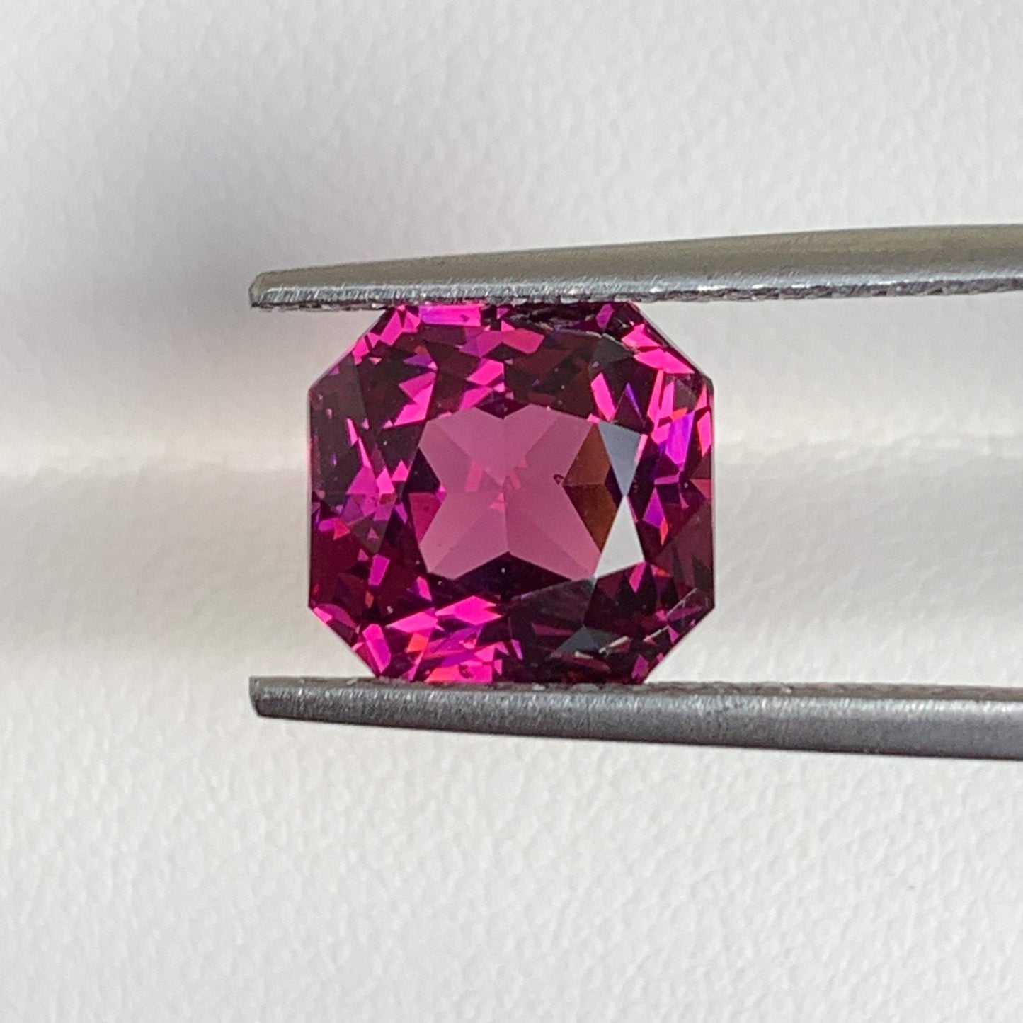 5.22CT Natural Garnet - Fine Sapphires