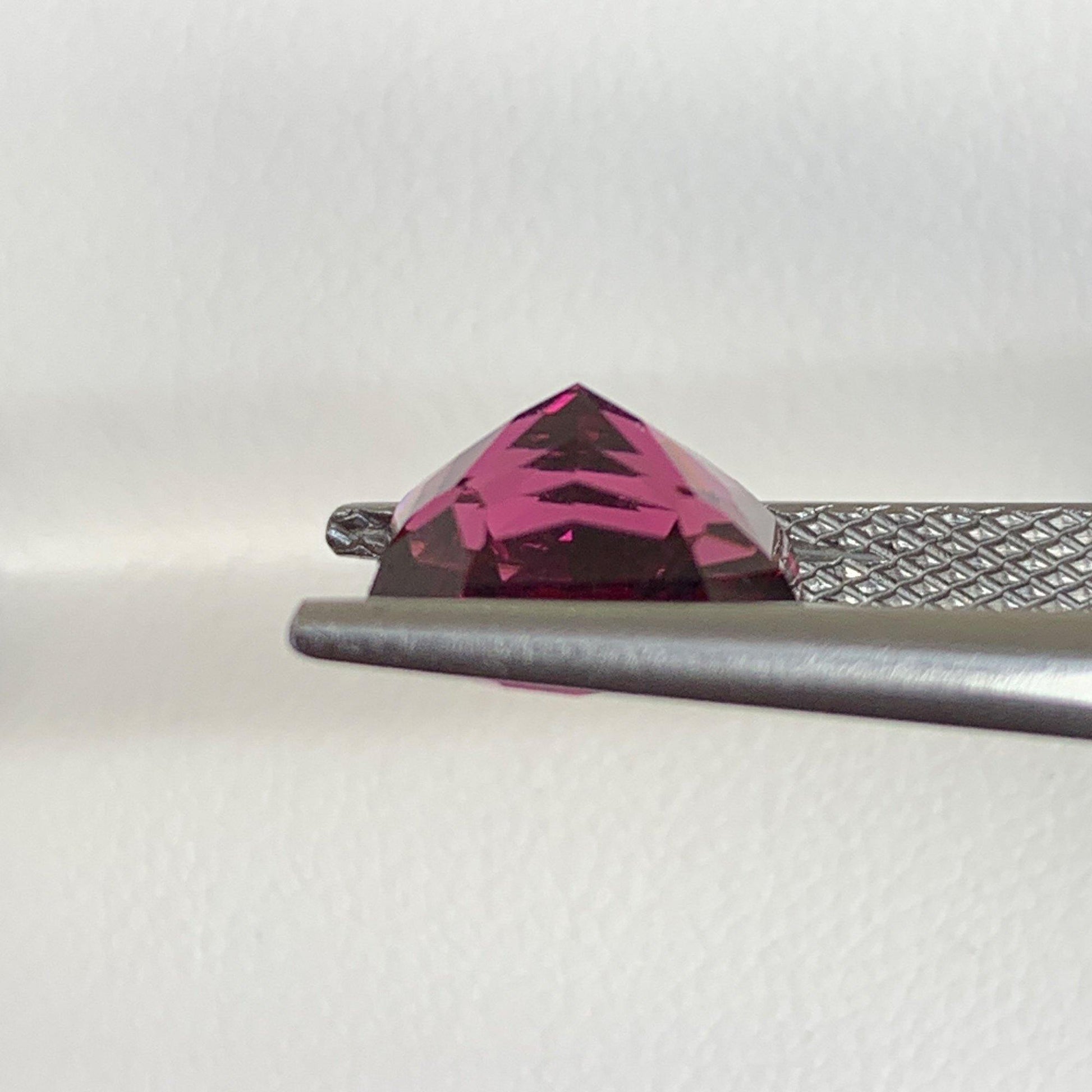 5.22CT Natural Garnet - Fine Sapphires