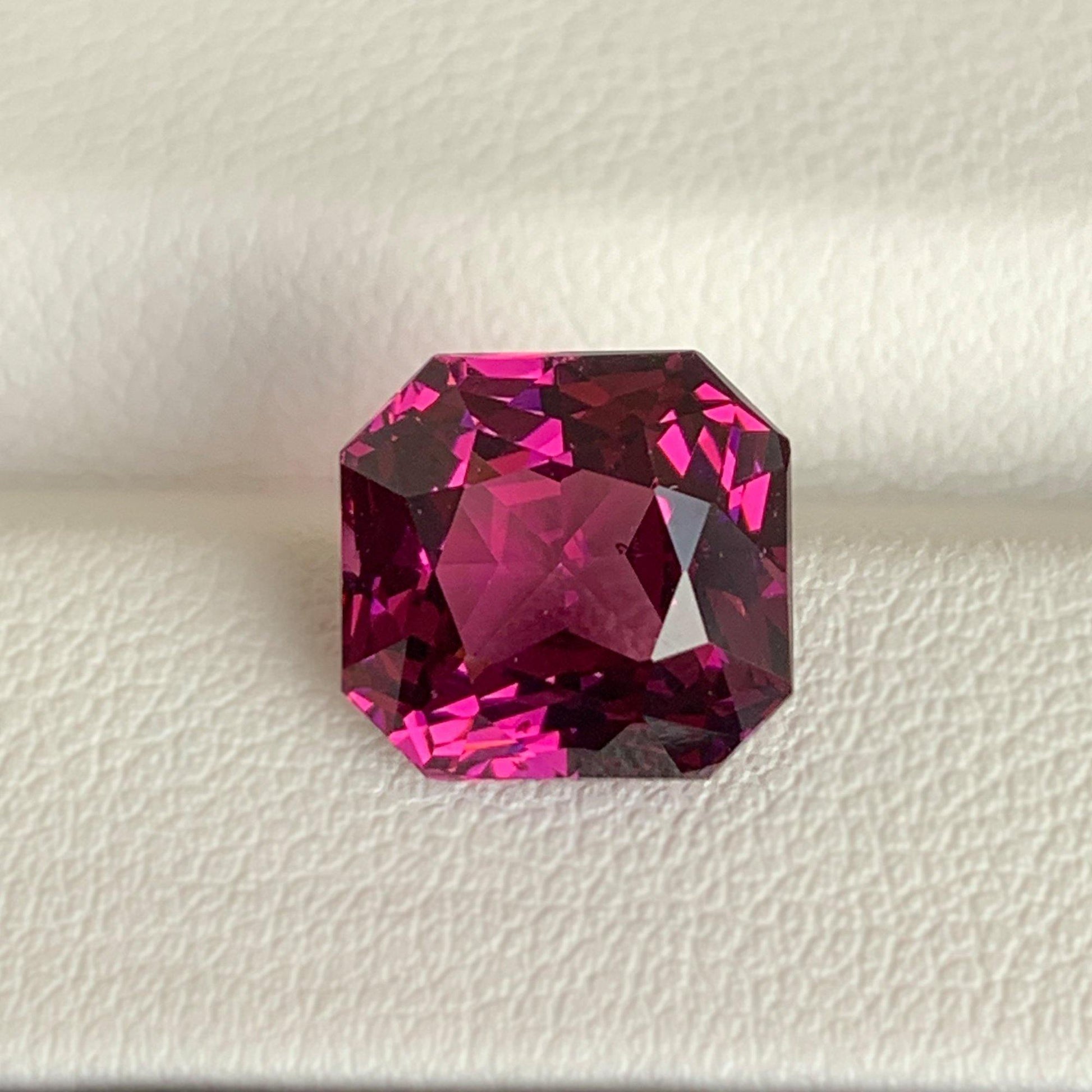 5.22CT Natural Garnet - Fine Sapphires