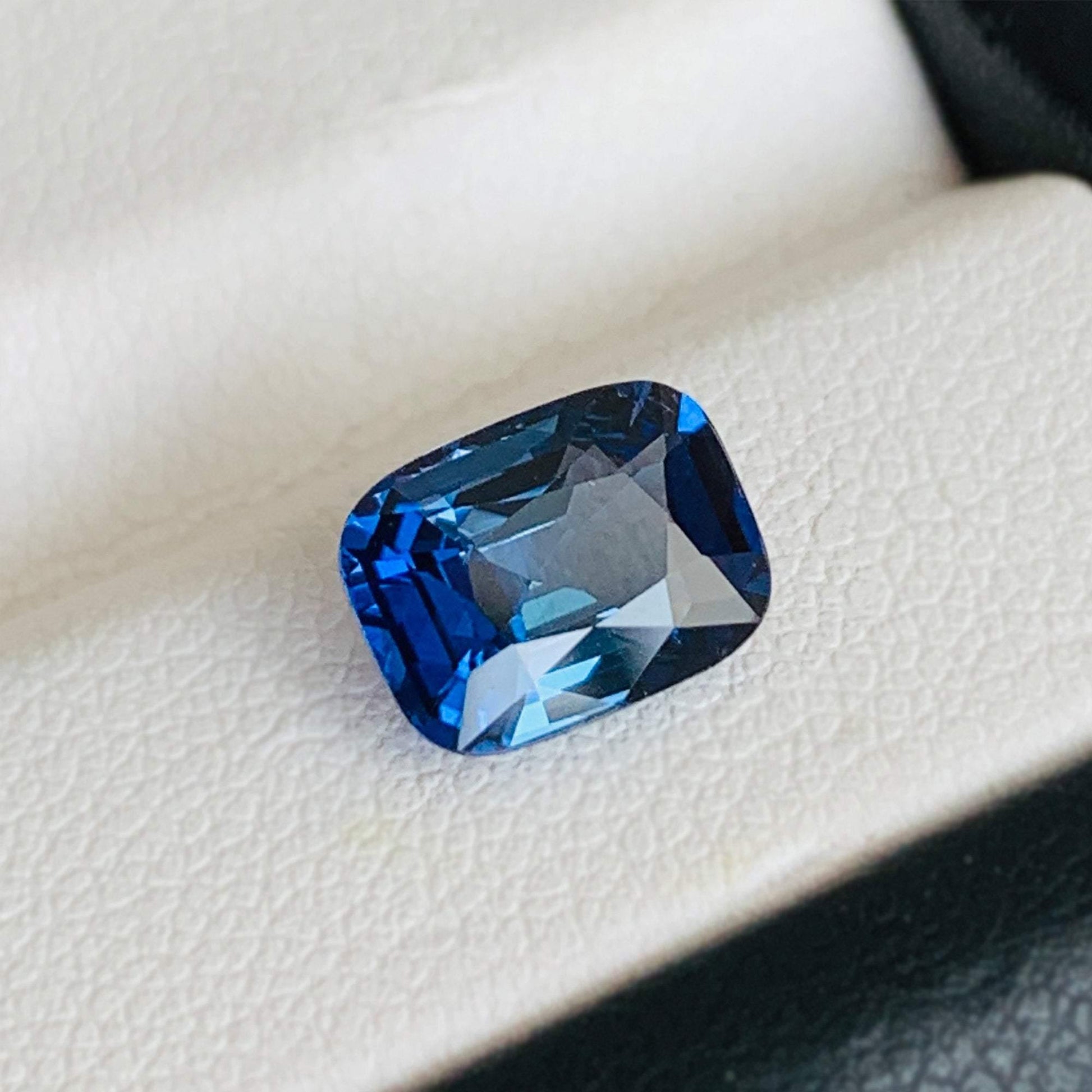 2.19CT Natural Teal Sapphire - Fine Sapphires