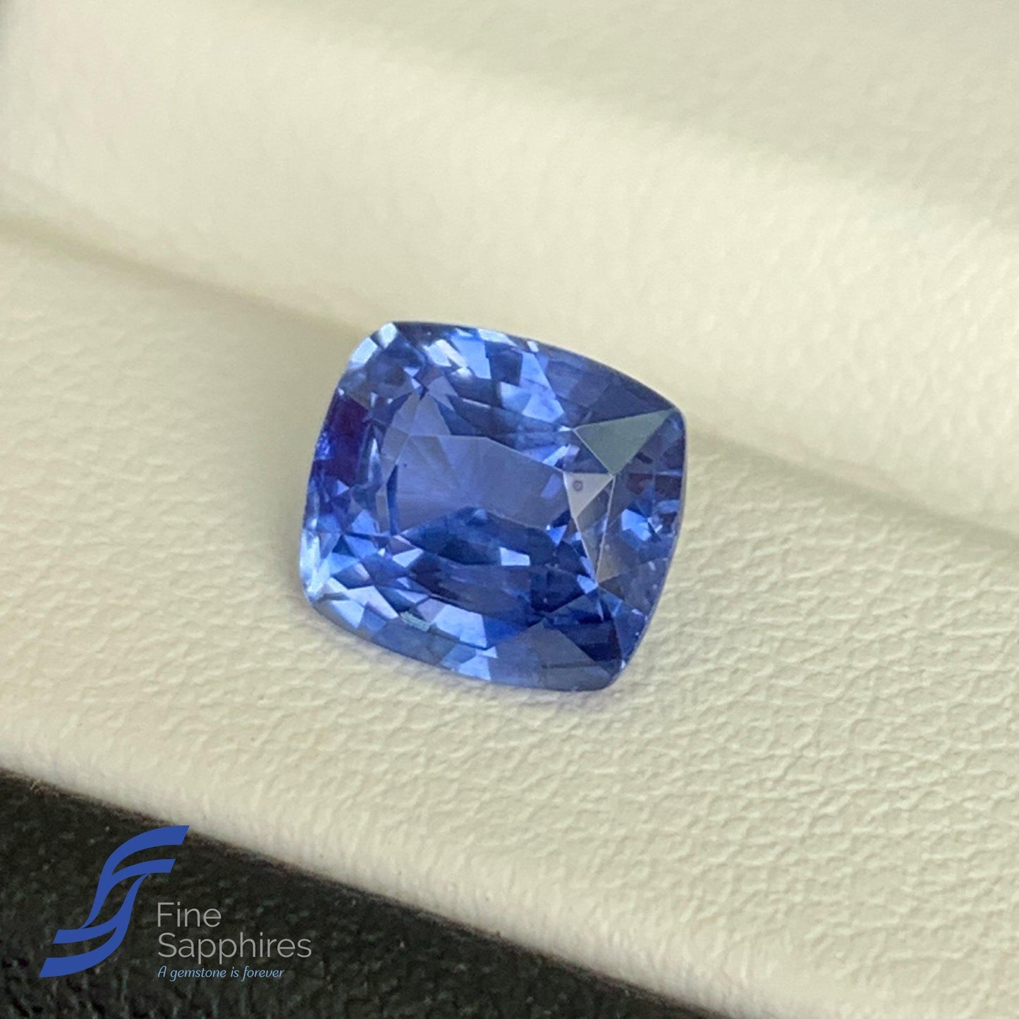 2.96CT Natural Blue Sapphire - Fine Sapphires