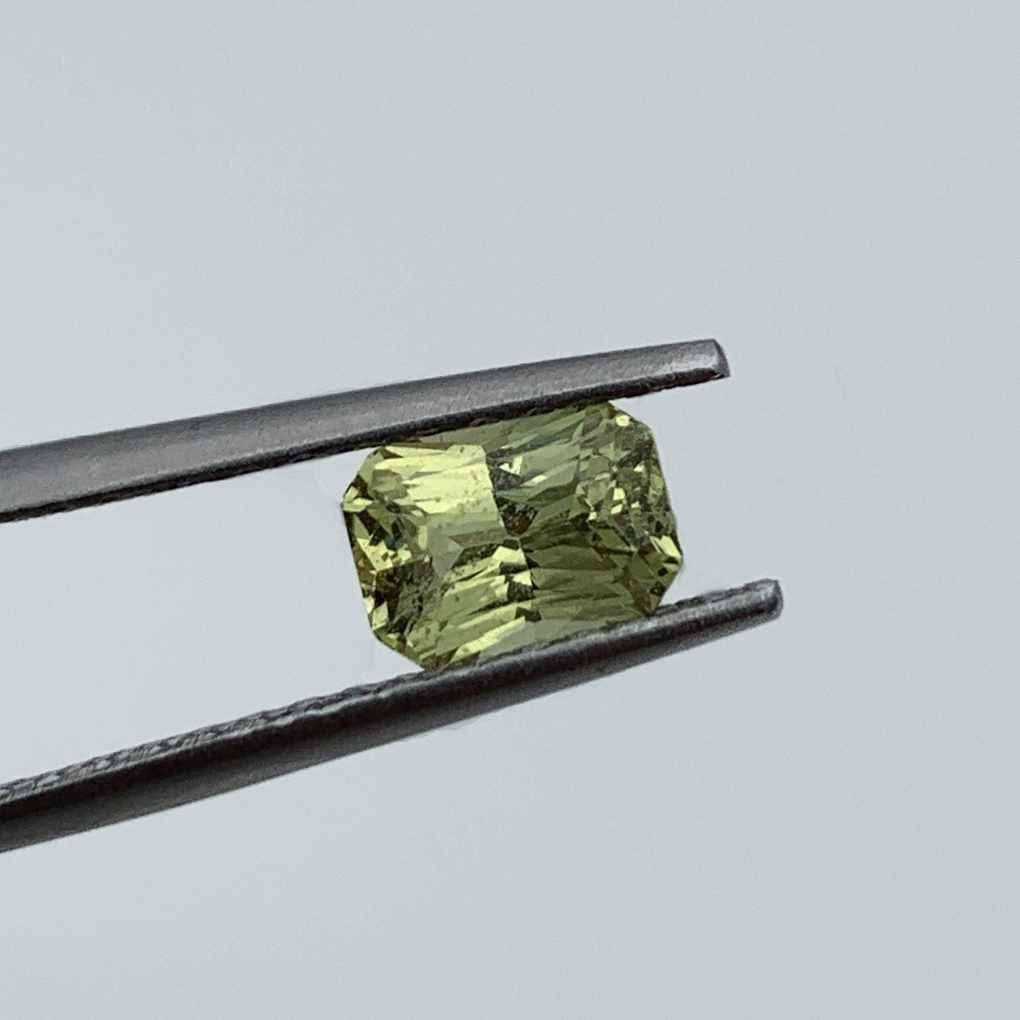 1.90CT Natural Green Sapphire 