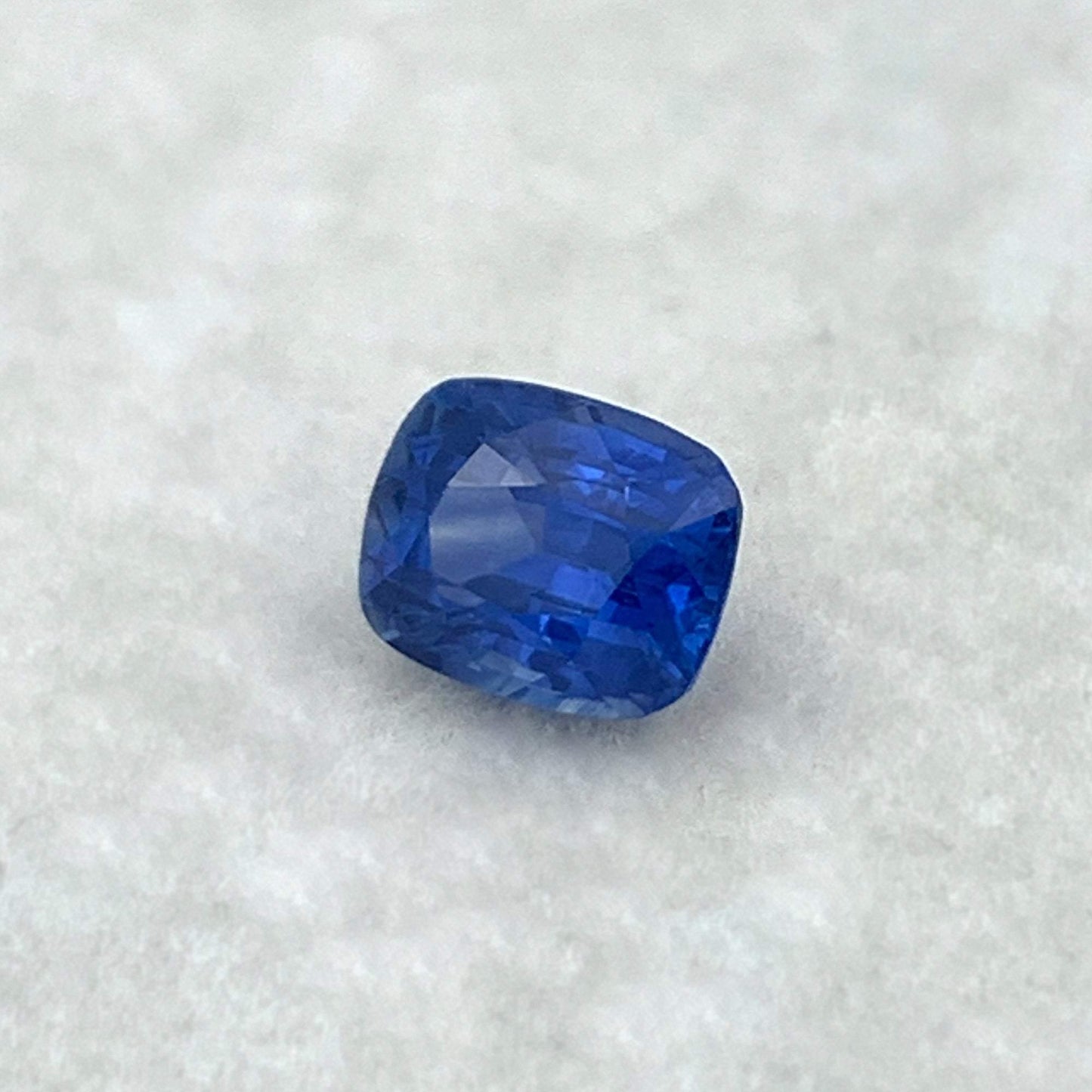 0.94CT Natural Blue Sapphire 