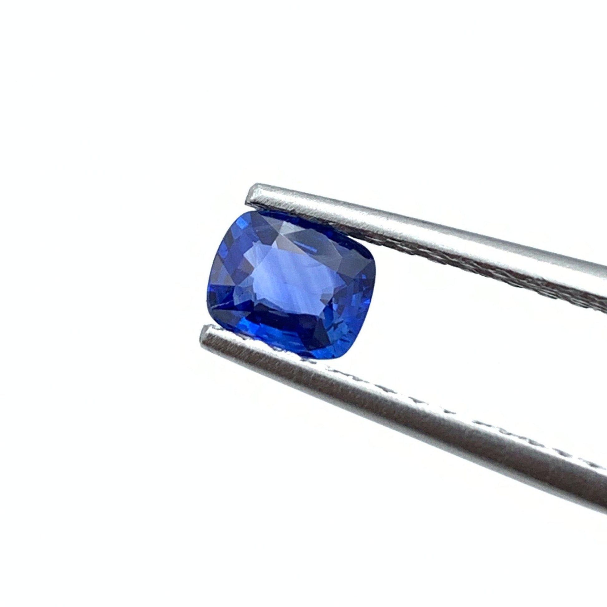 0.91CT Natural Blue Sapphire 