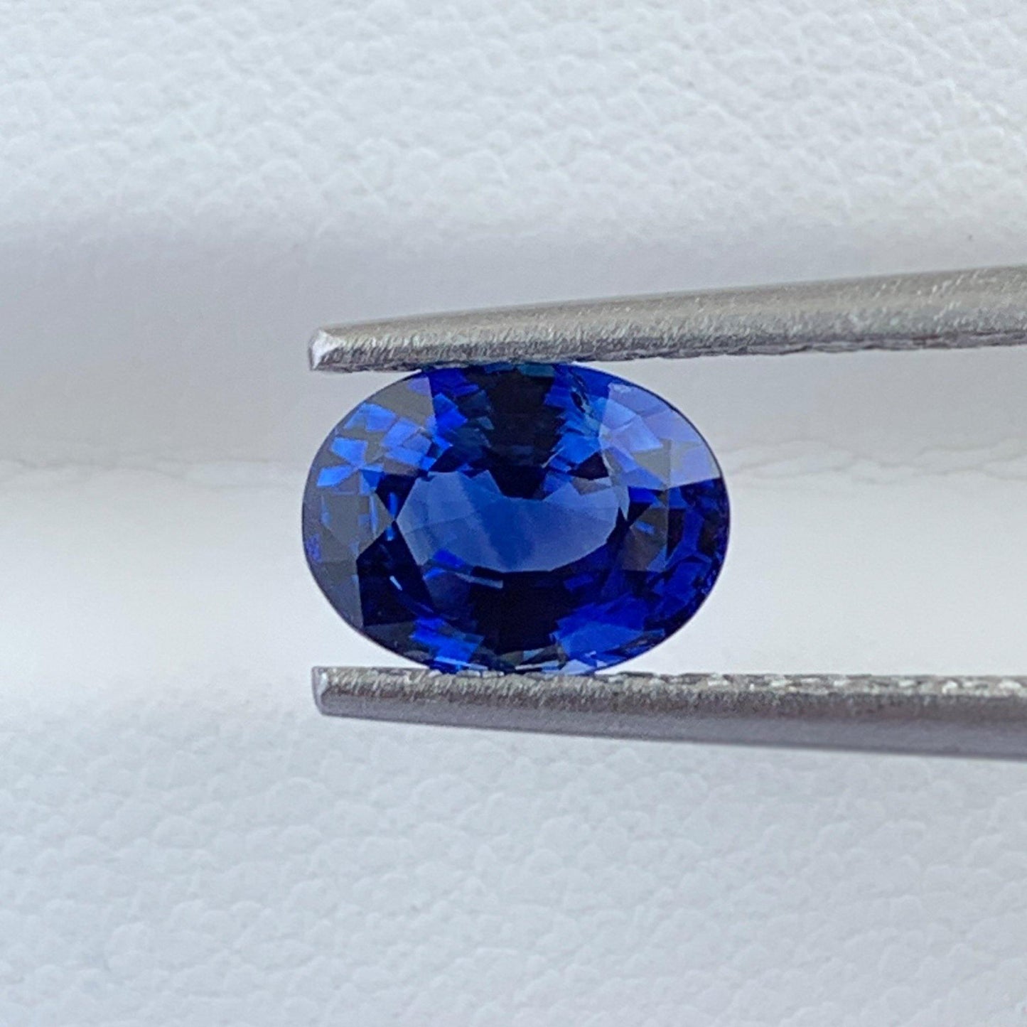 2.05CT Natural Blue Sapphire - Fine Sapphires
