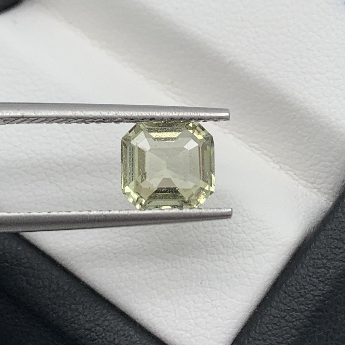 1.95CT Natural Green Sapphire 