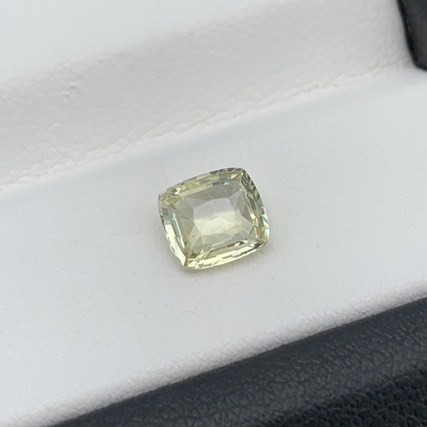1.01CT Natural Yellow Sapphire 