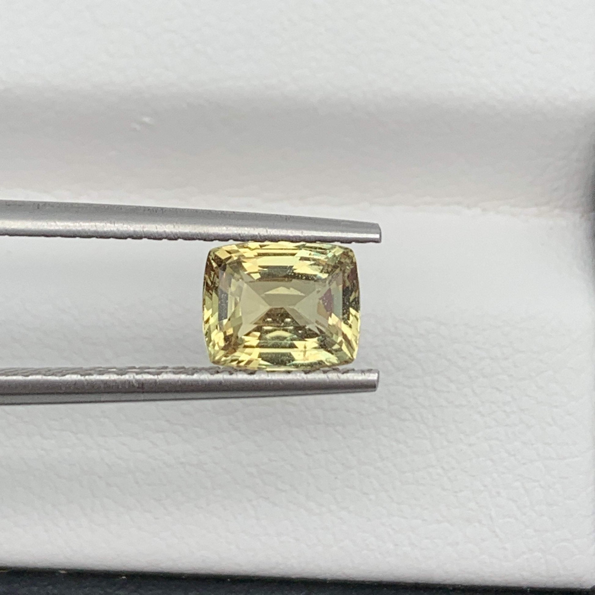 1.51CT Natural Yellow Sapphire 