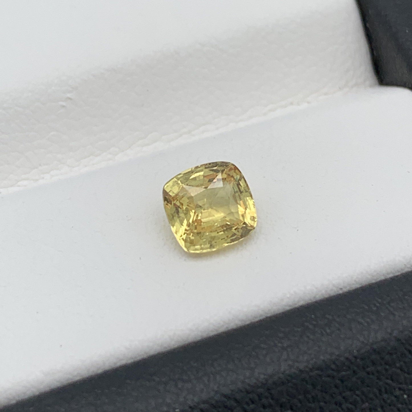 1.03CT Natural Yellow Sapphire 