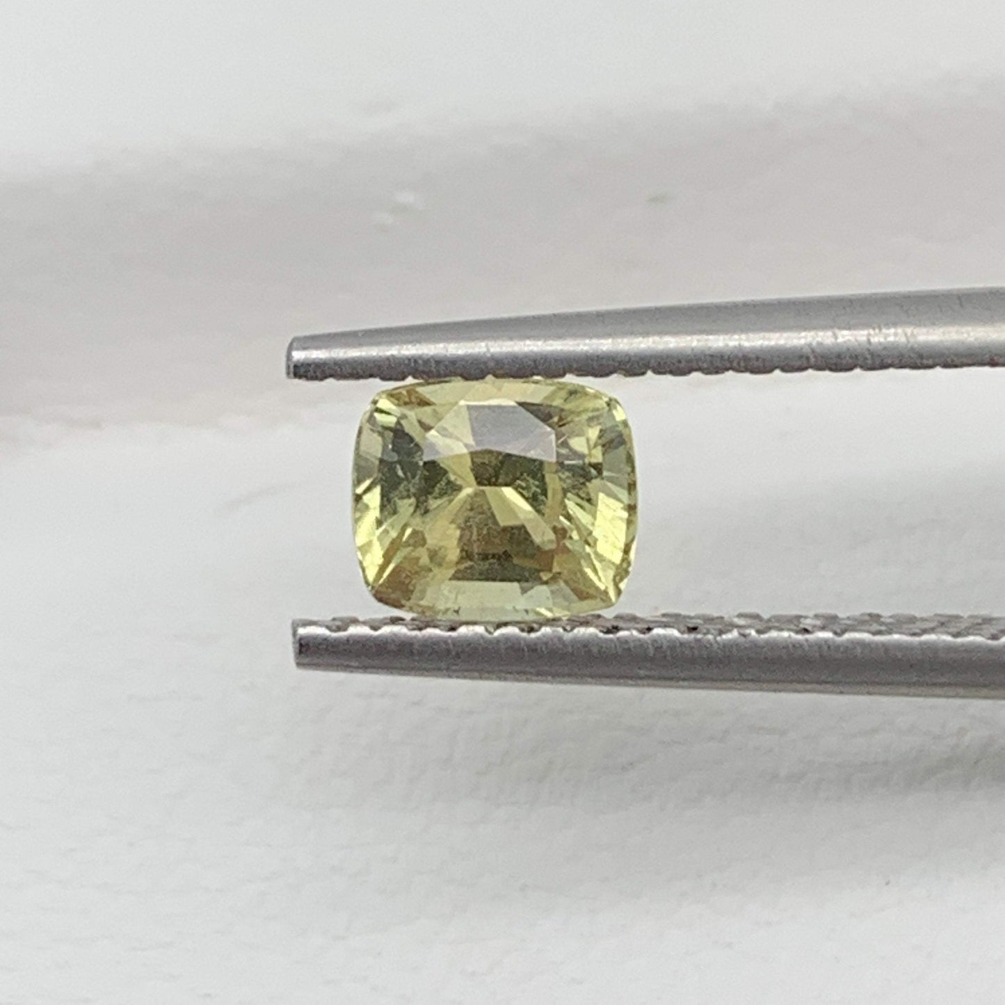 0.86CT Natural Yellow Sapphire 