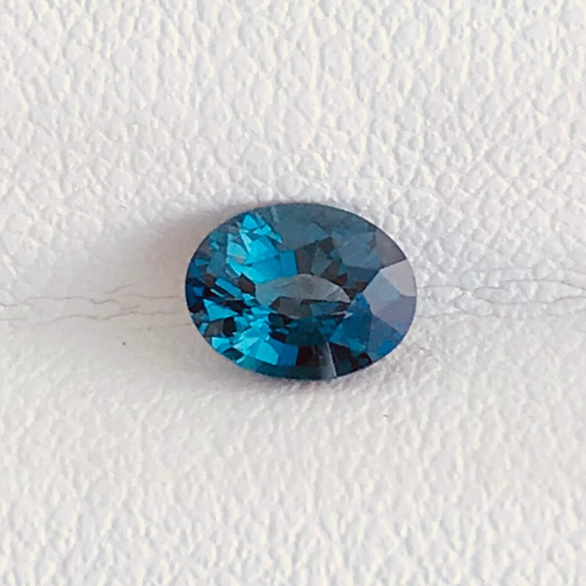 0.67CT Natural Teal Blue Sapphire 