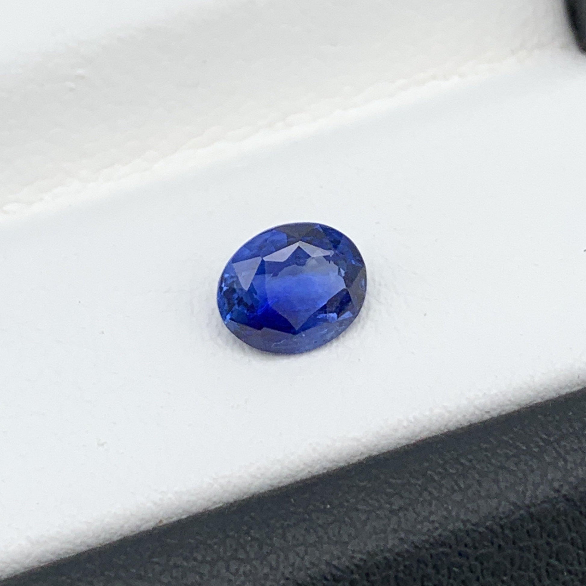 1.00CT Natural Blue Sapphire 