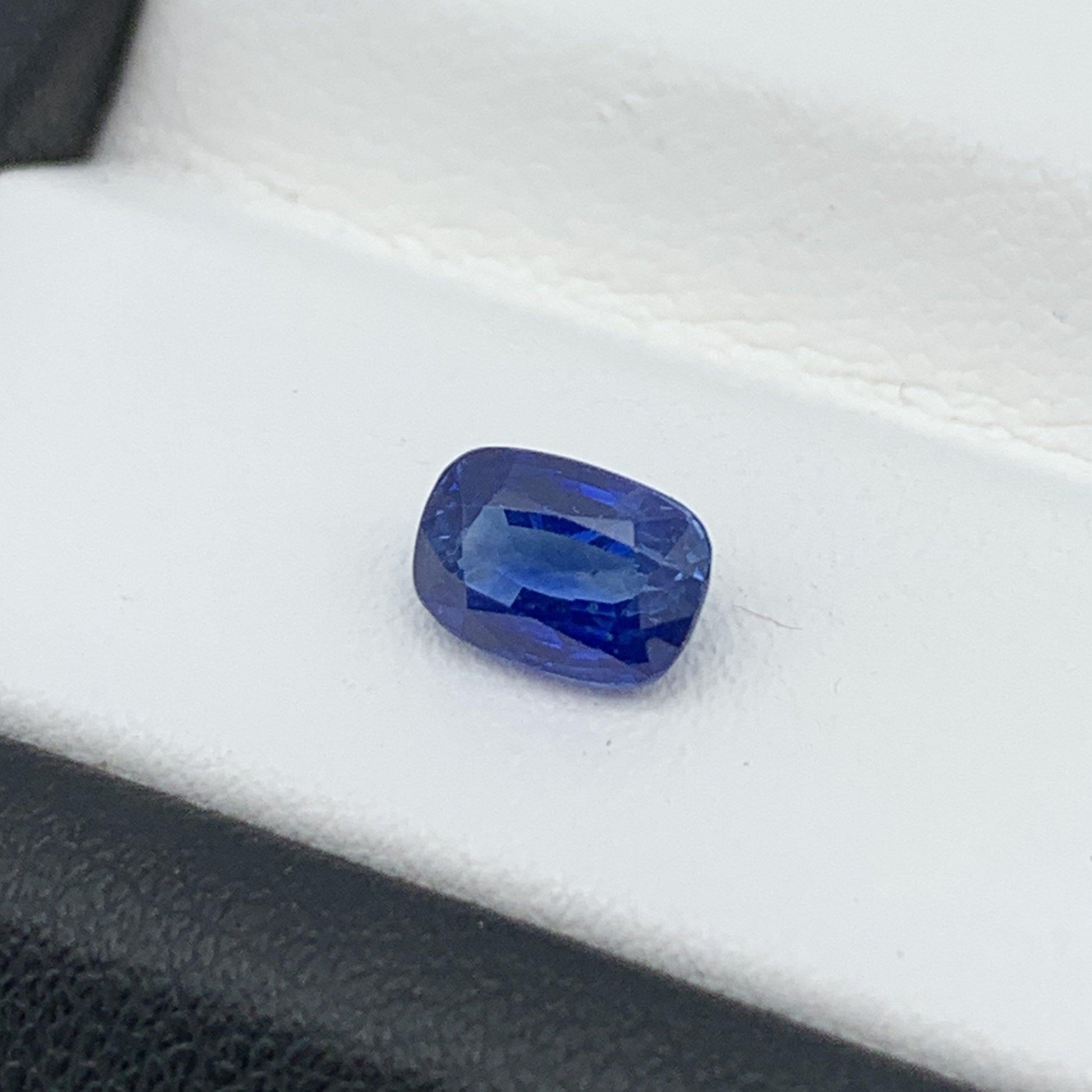 1.08CT Natural Blue Sapphire 