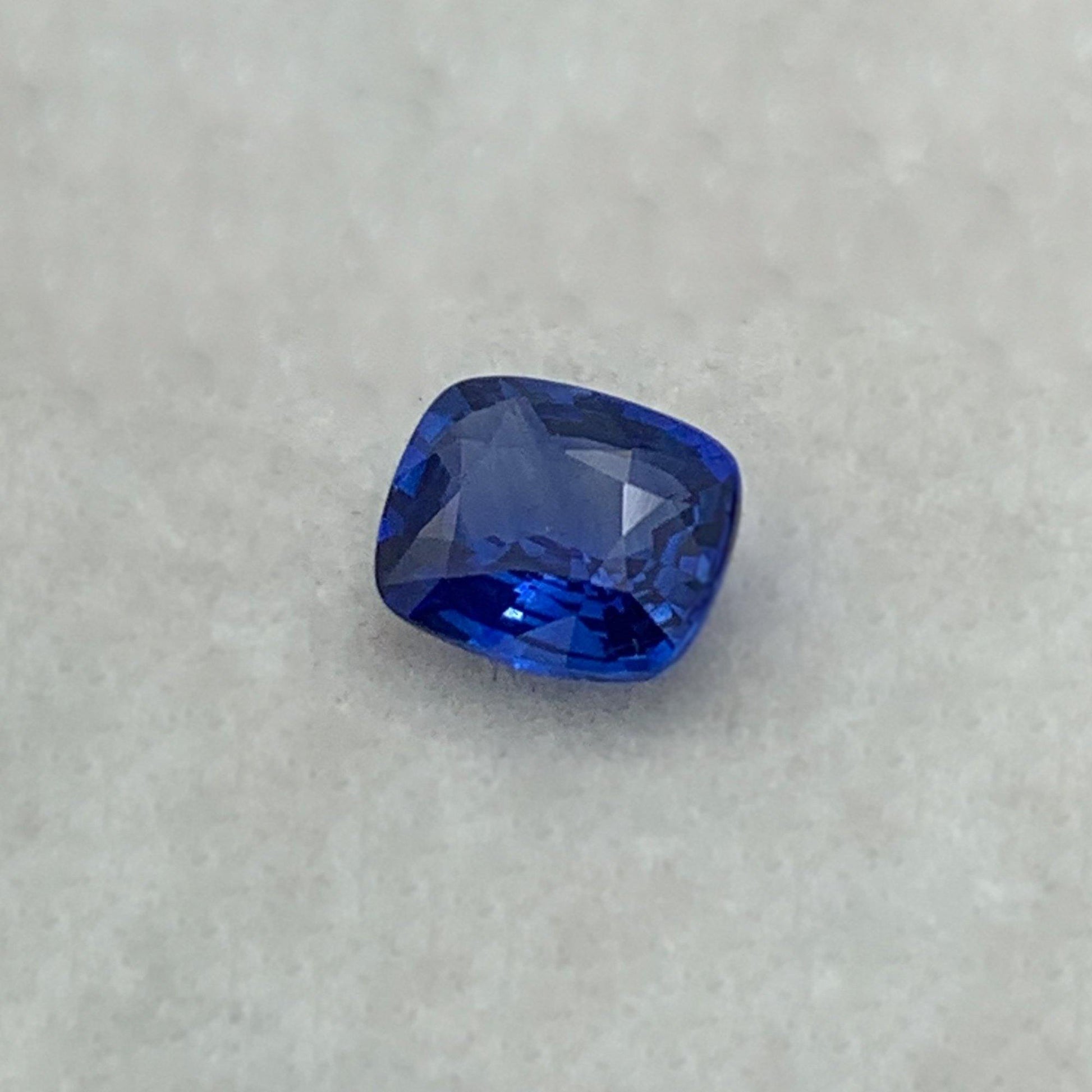 0.91CT Natural Blue Sapphire 