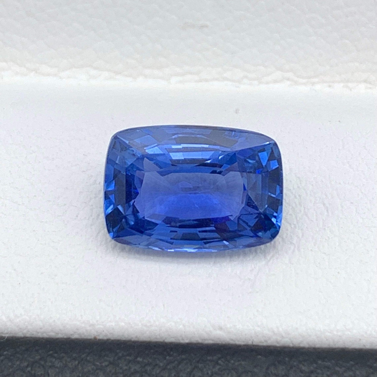 3.09CT Natural Blue Sapphire - Fine Sapphires