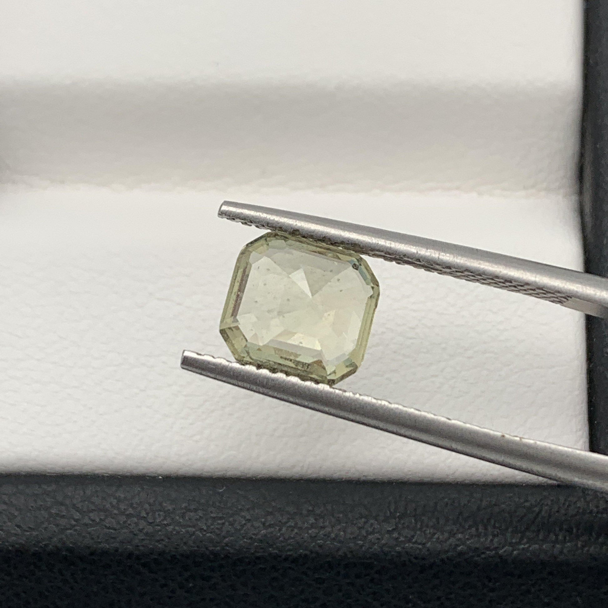 1.95CT Natural Green Sapphire 