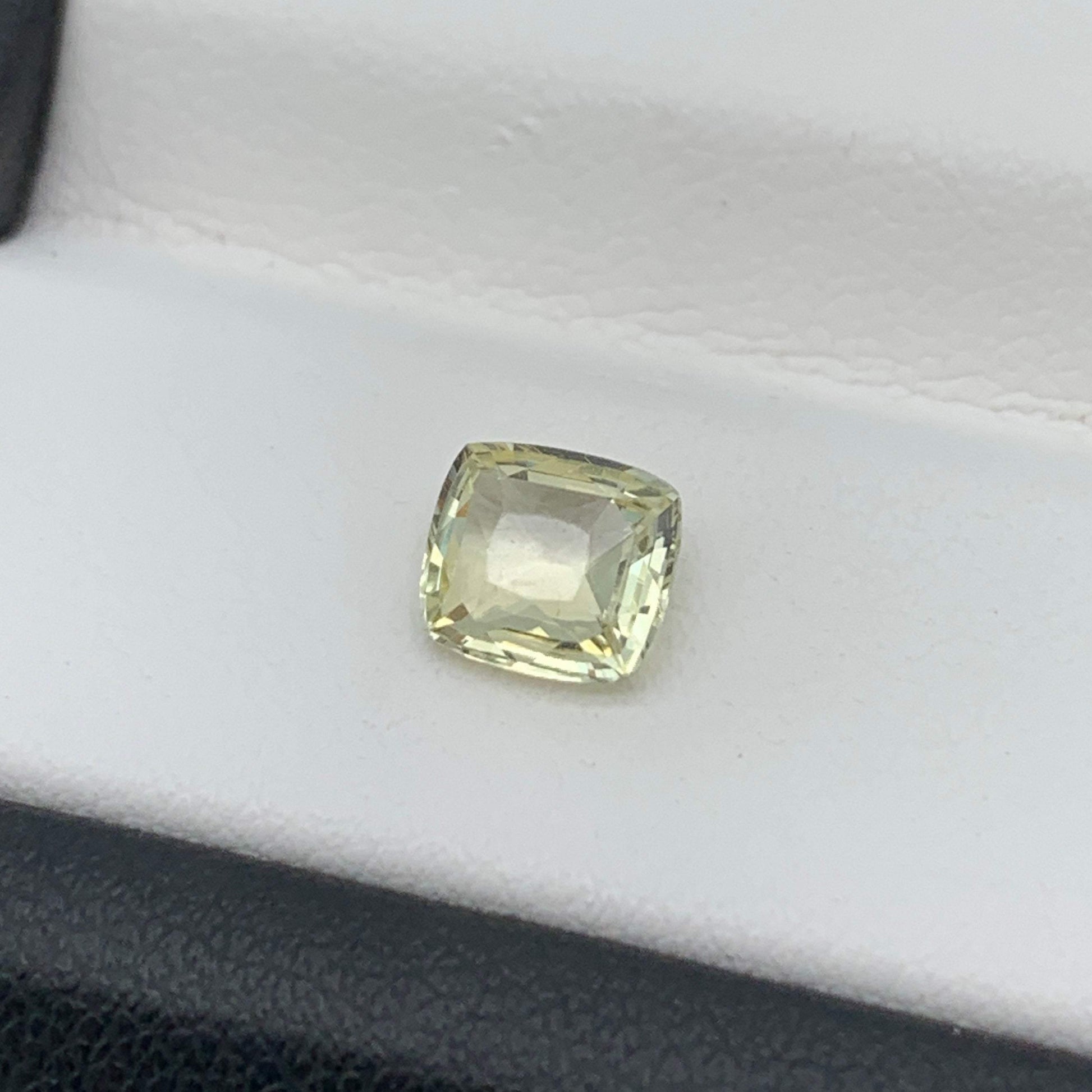 1.01CT Natural Yellow Sapphire 