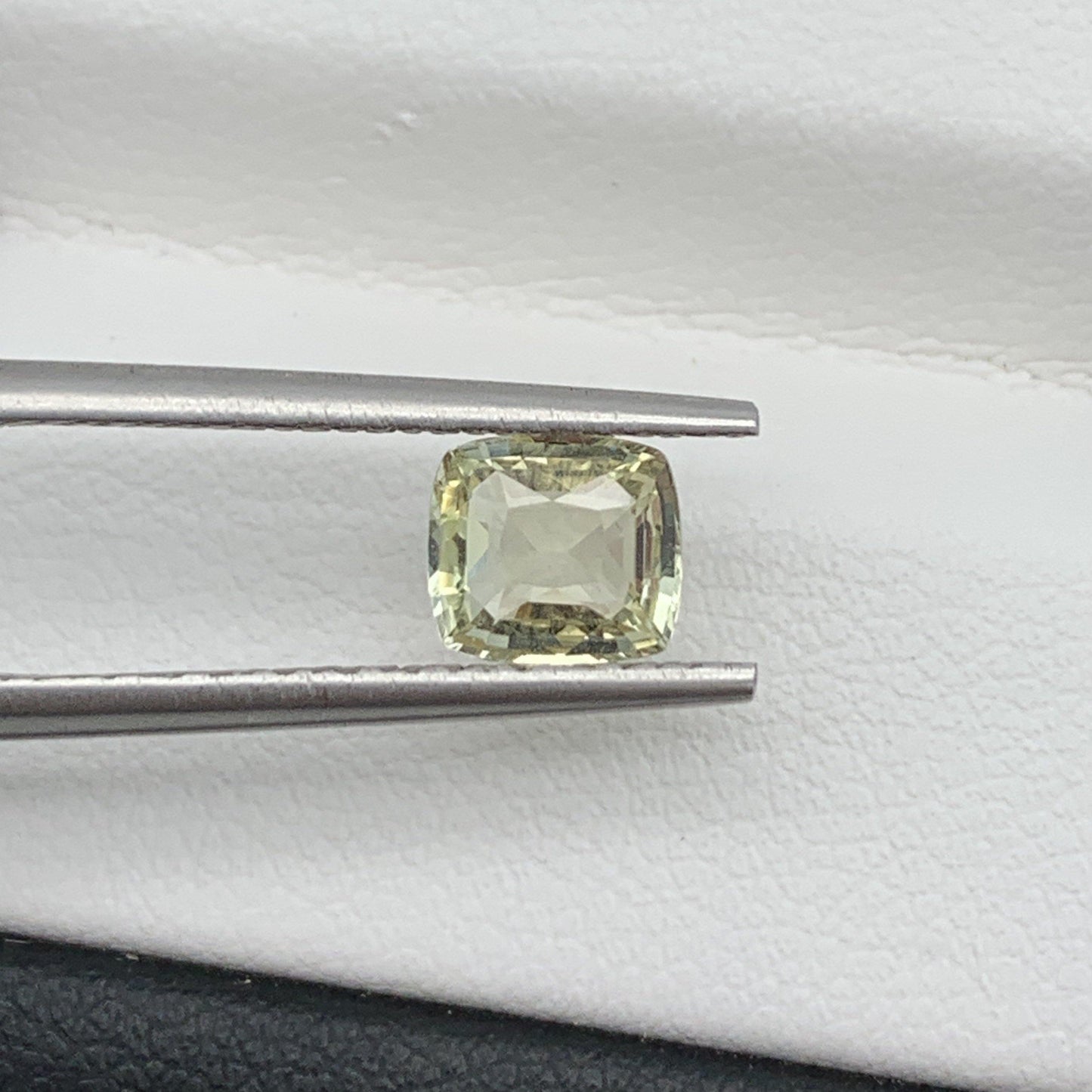 1.01CT Natural Yellow Sapphire 