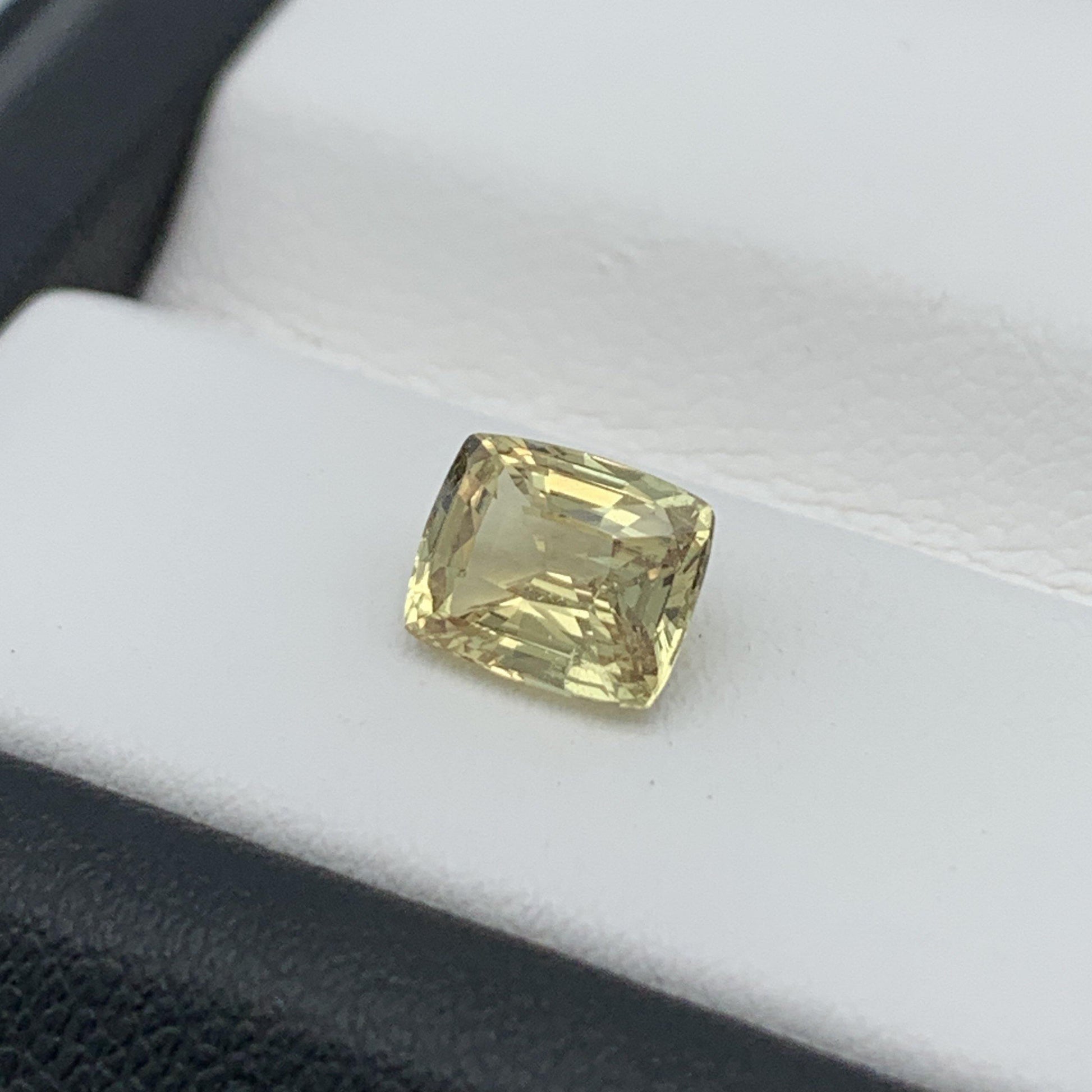 1.51CT Natural Yellow Sapphire 