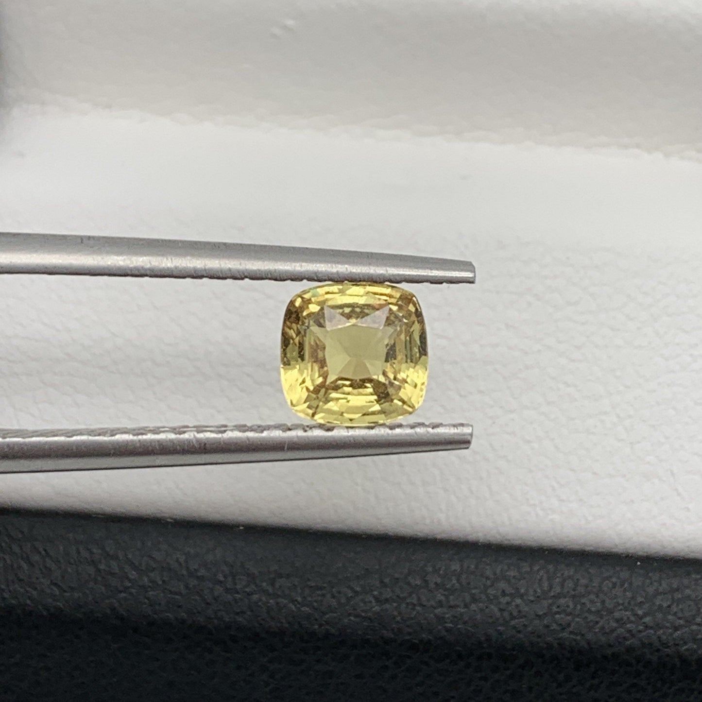 1.03CT Natural Yellow Sapphire 