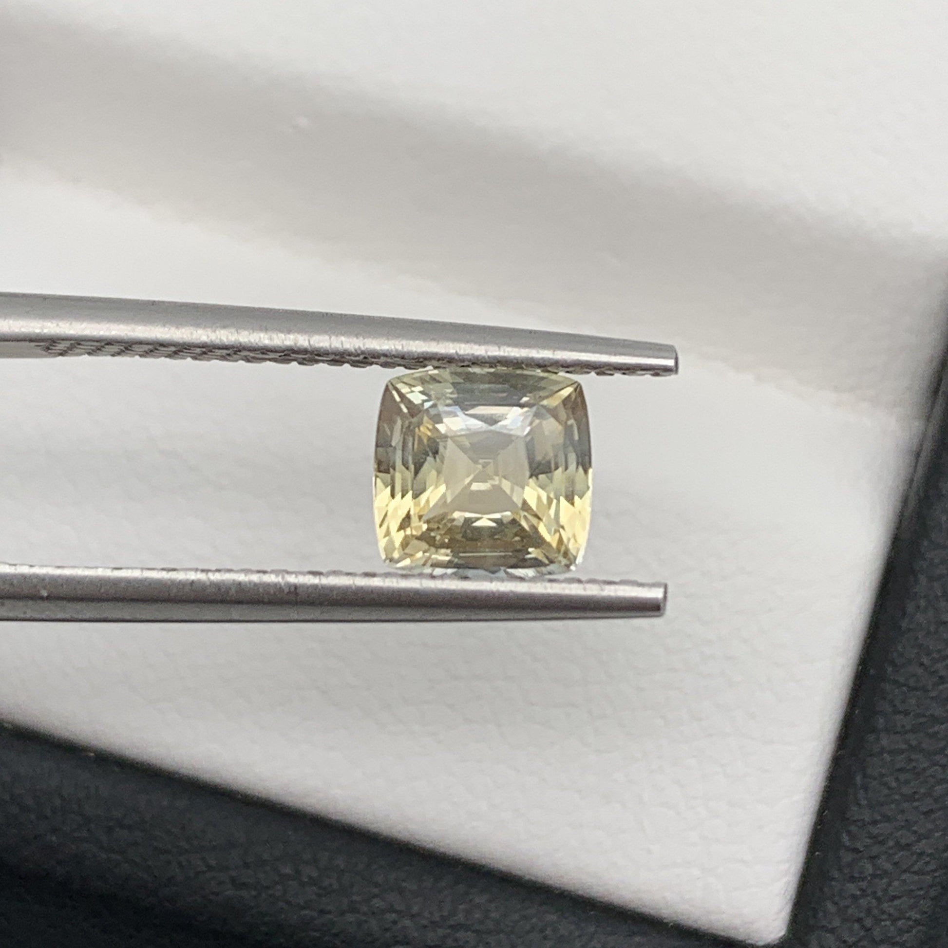 1.43CT Natural Yellow Sapphire 