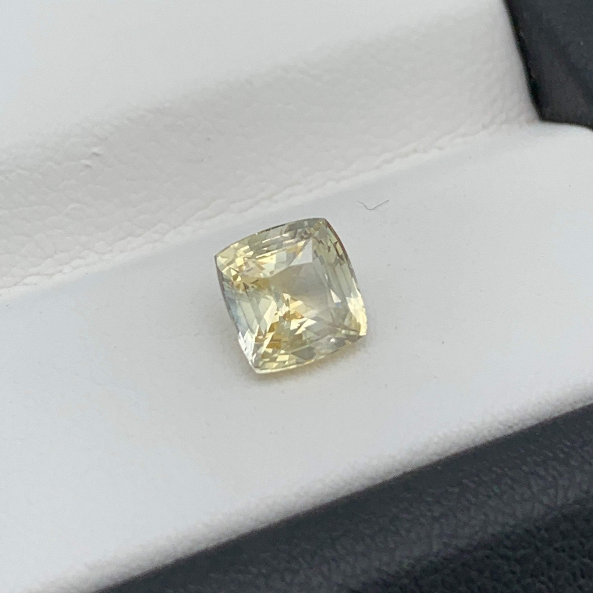 1.43CT Natural Yellow Sapphire 
