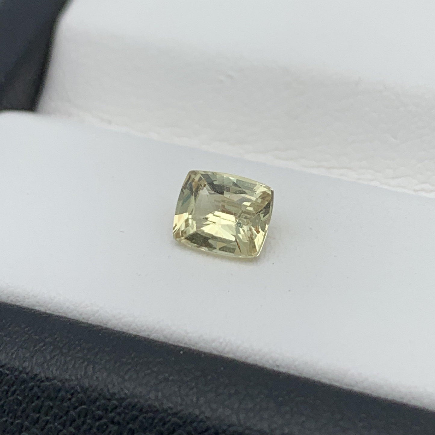 0.83CT Natural Yellow Sapphire 