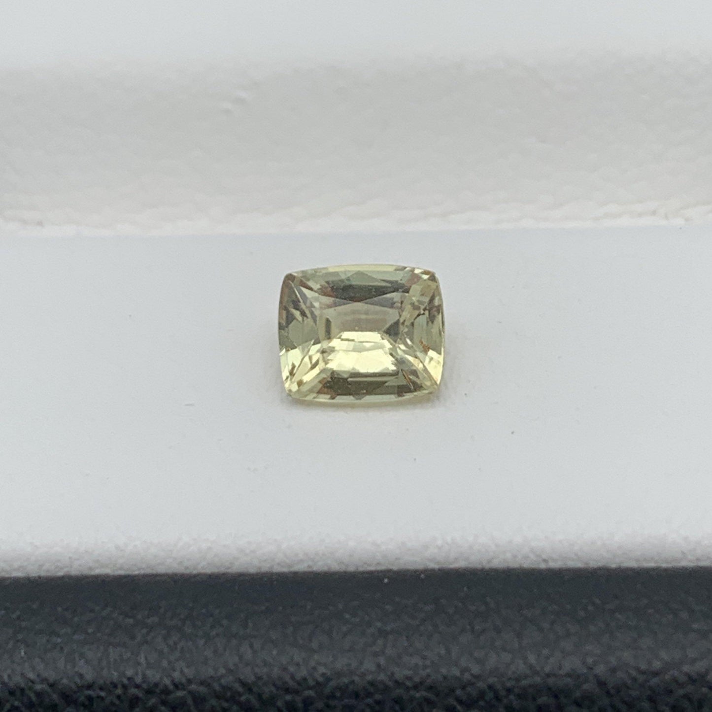 0.83CT Natural Yellow Sapphire 