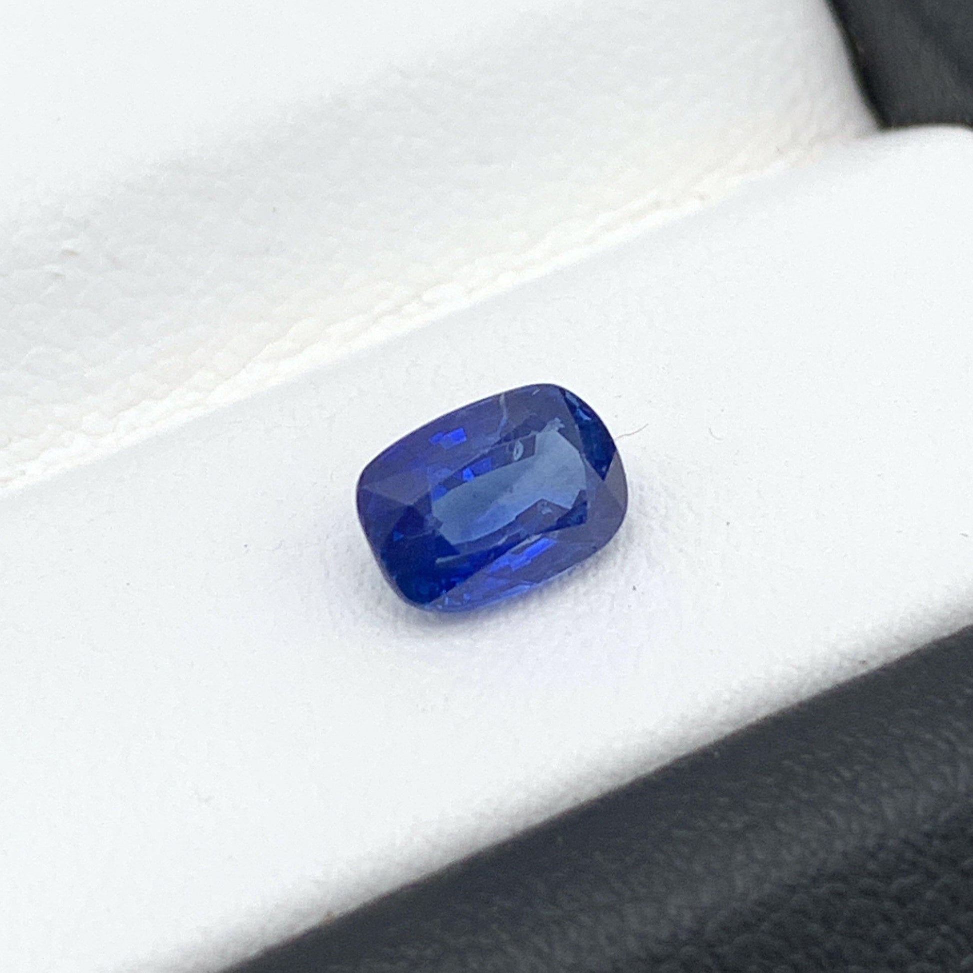 1.08CT Natural Blue Sapphire 