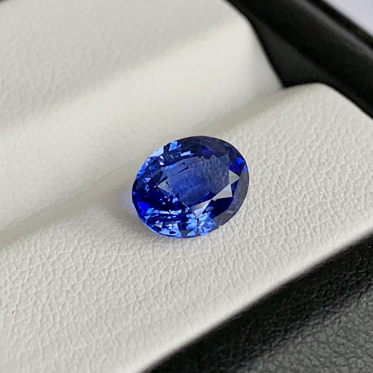 2.56CT Natural Blue Sapphire 