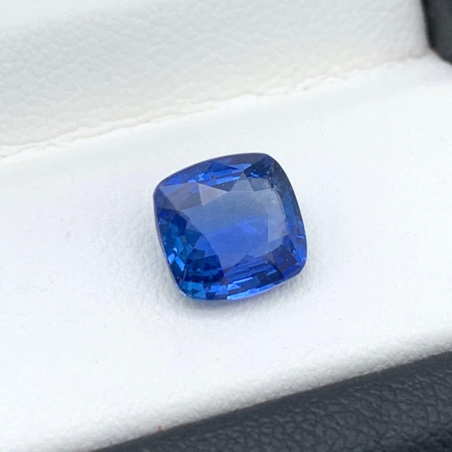 1.95CT Natural Blue Sapphire 