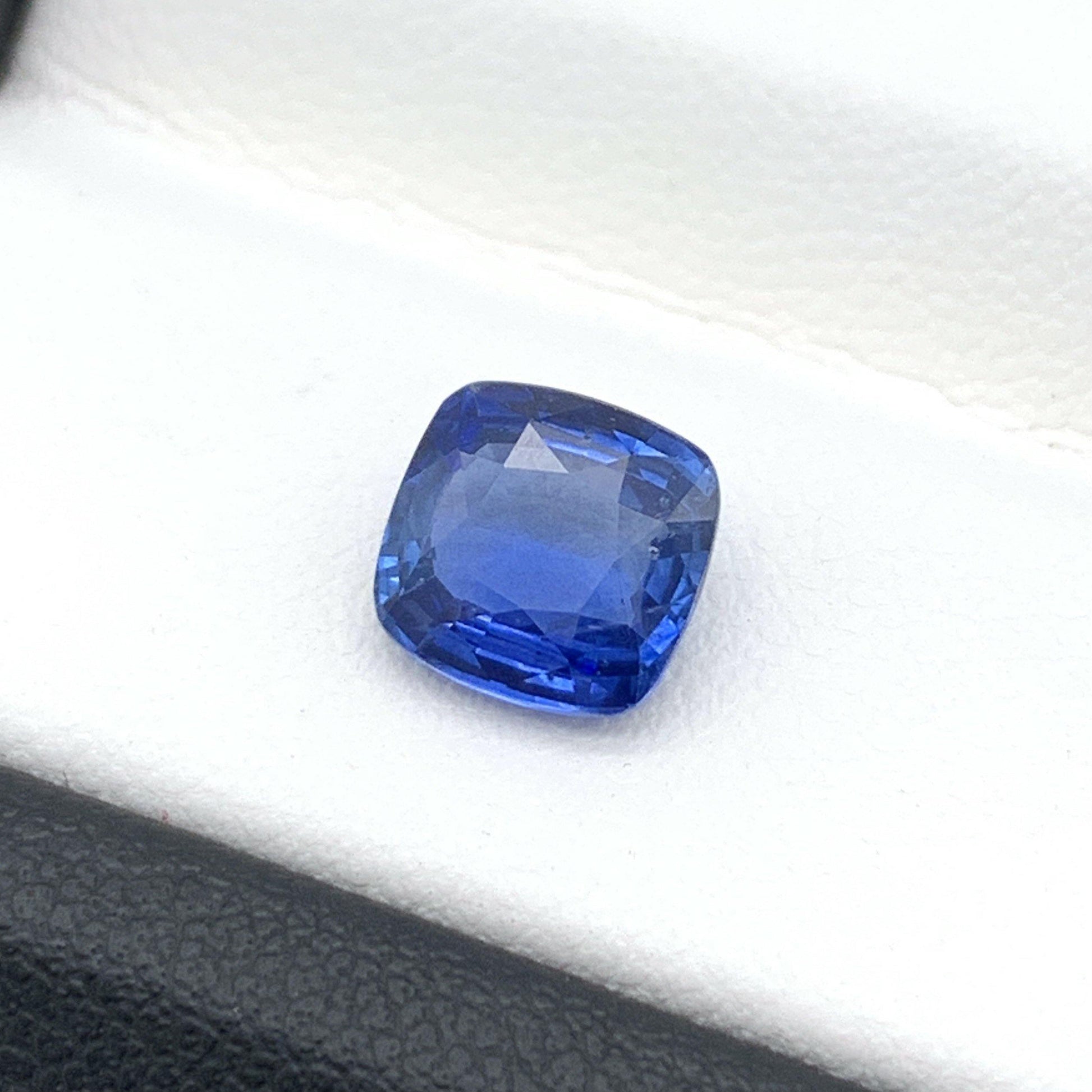 1.95CT Natural Blue Sapphire 