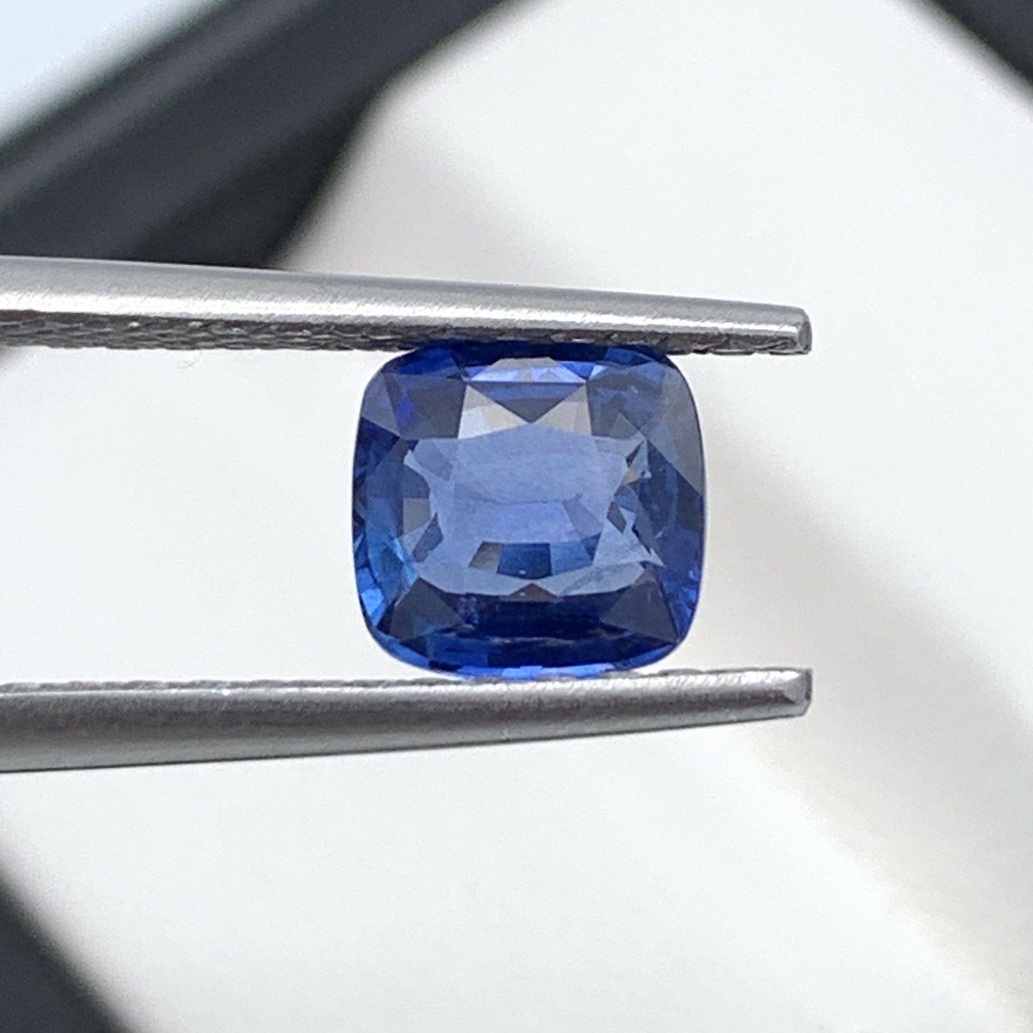 1.95CT Natural Blue Sapphire 