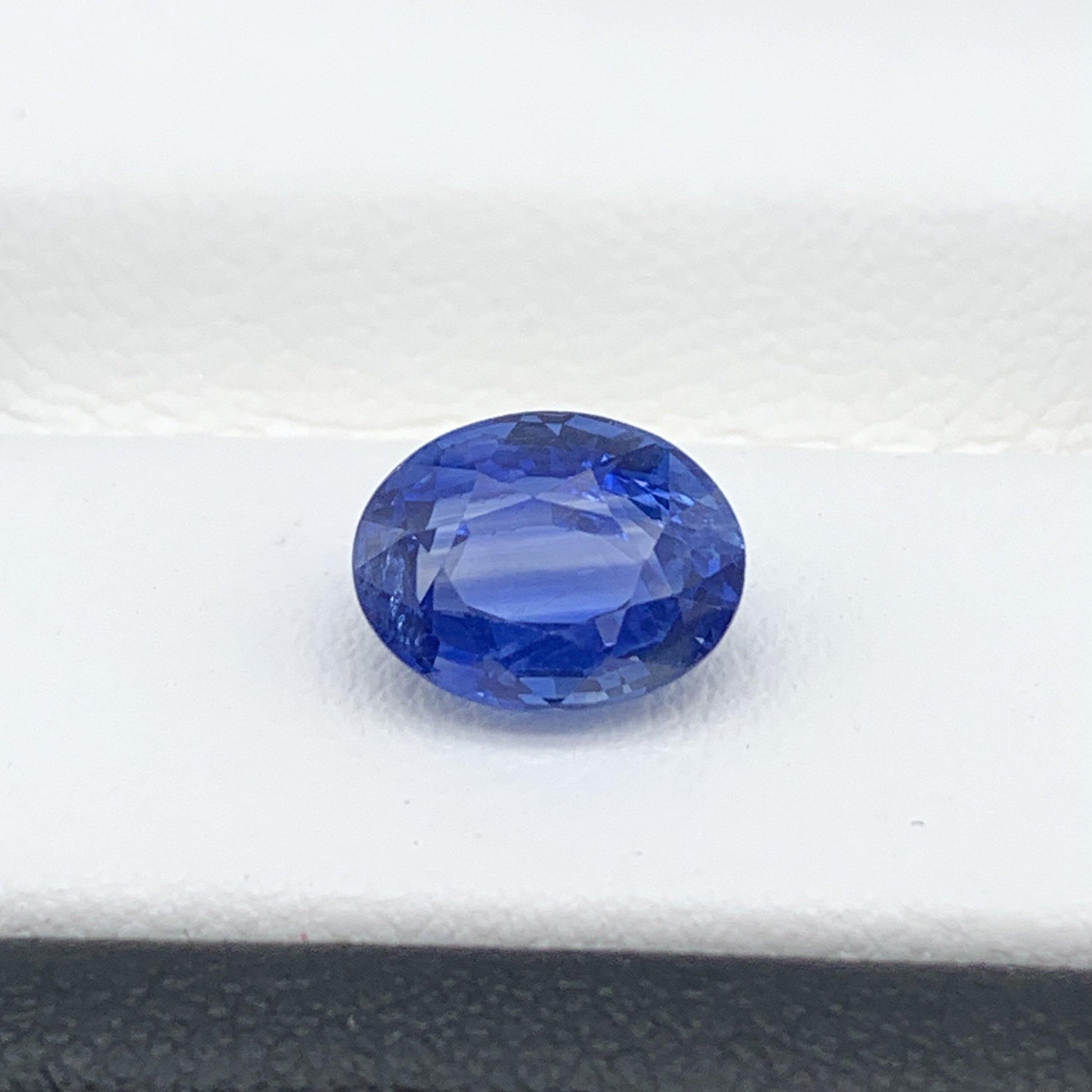 2.59CT Natural Blue Sapphire - Fine Sapphires