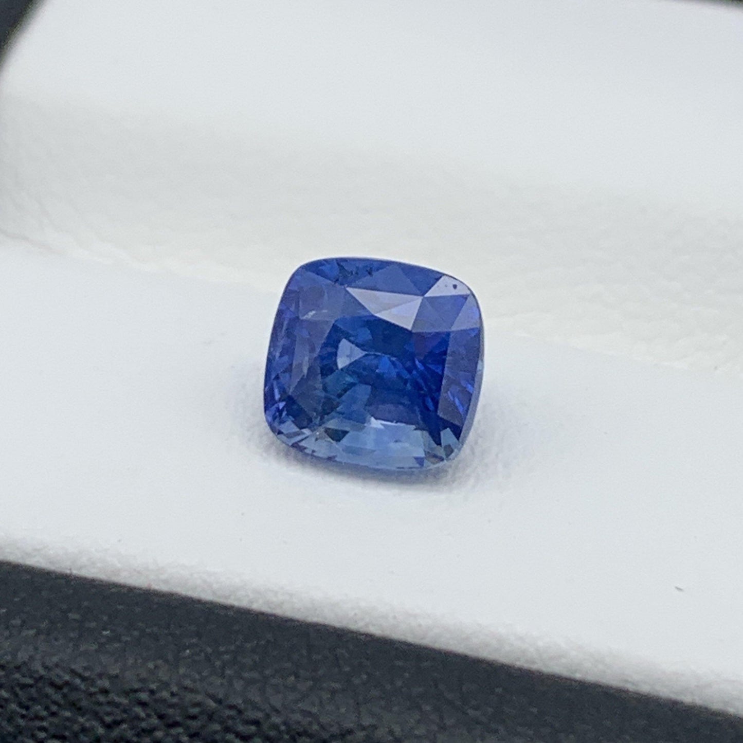 2.30CT Natural Blue Sapphire - Fine Sapphires