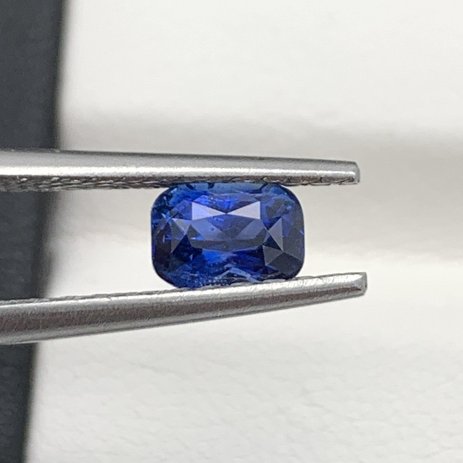 1.15CT Natural Blue Sapphire 