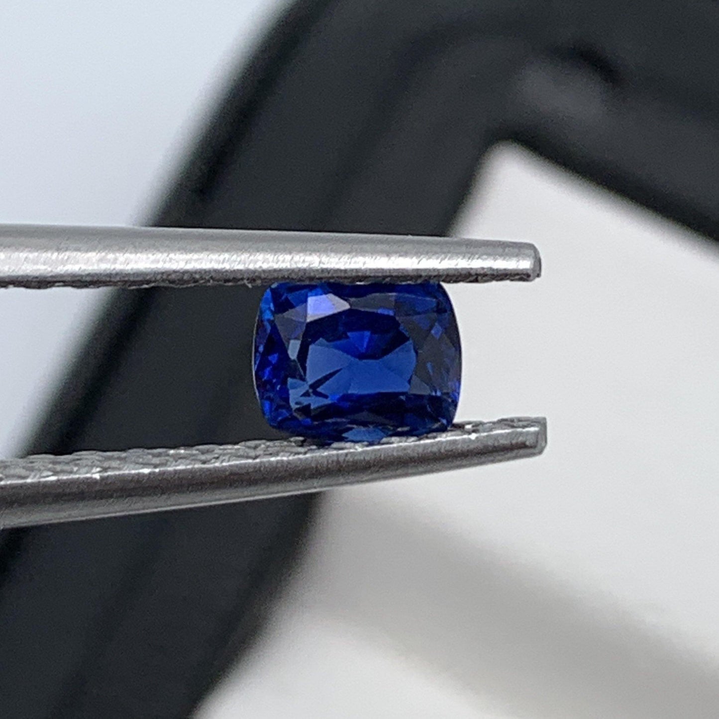 0.78CT Natural Blue Sapphire 