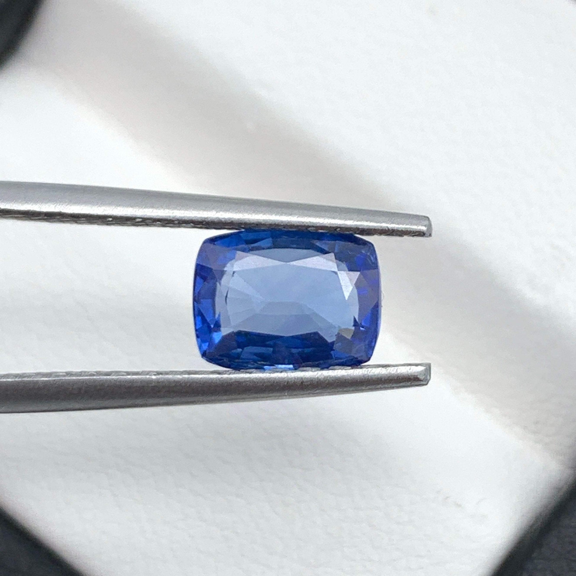 2.06CT Natural Blue Sapphire 