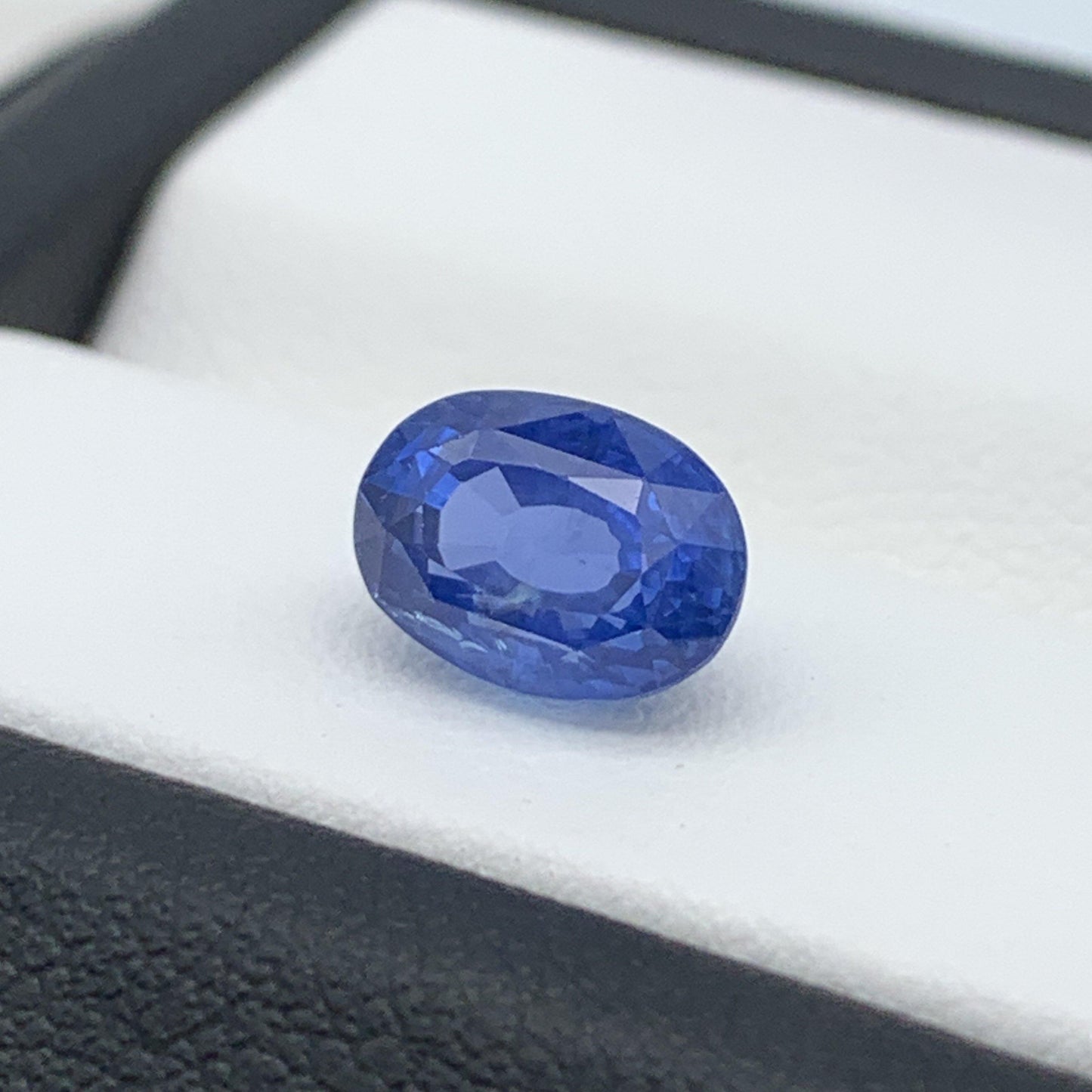 2.75CT Natural Blue Sapphire - Fine Sapphires