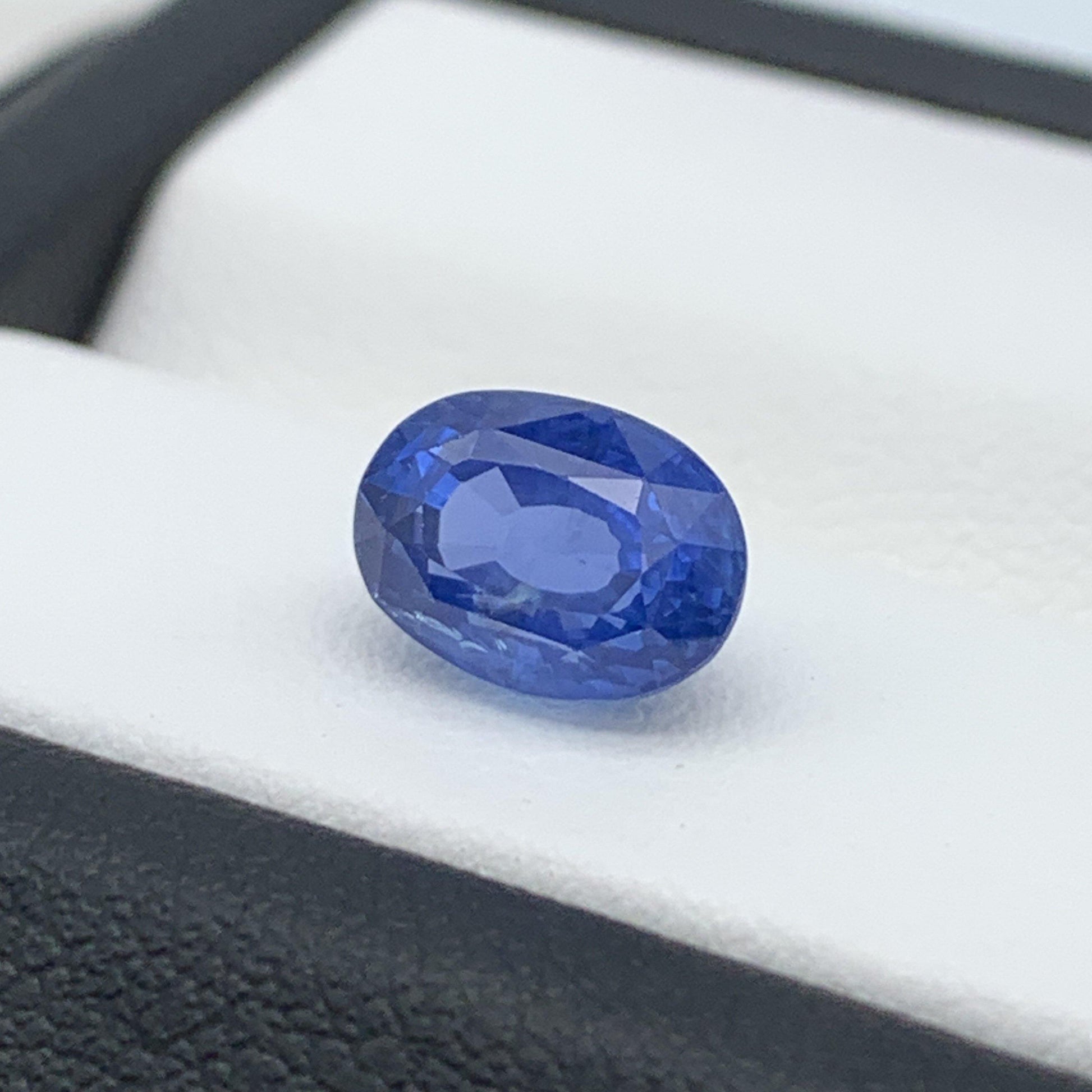 2.75CT Natural Blue Sapphire - Fine Sapphires