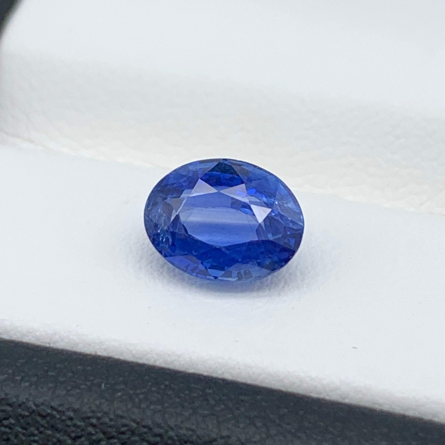 2.59CT Natural Blue Sapphire - Fine Sapphires